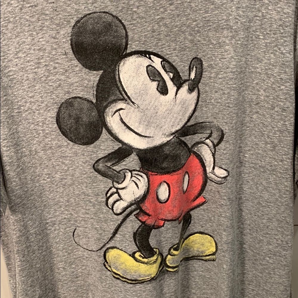 Gray Mickey Mouse graphic T-Shirt soft and broken in perfect for Disney vacation - Picture 2 of 6
